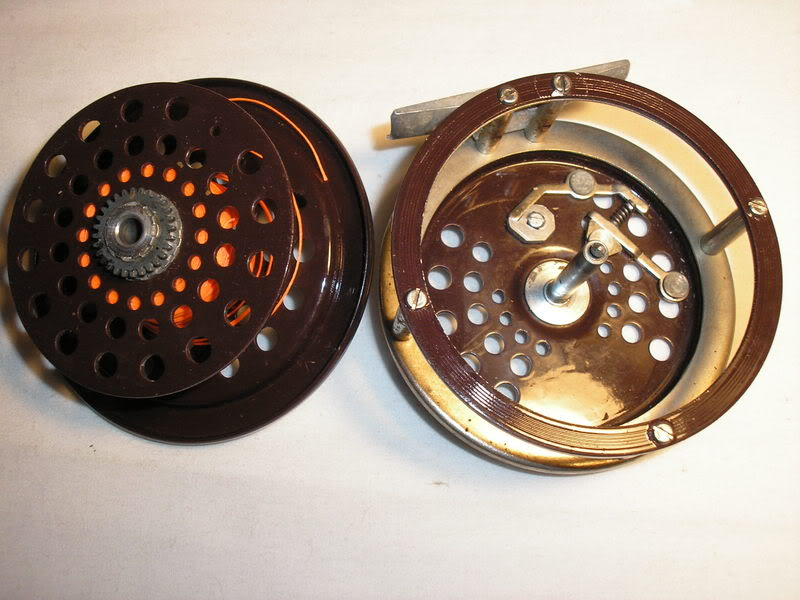 MADE IN THE USA – AARON 4″ #10/11 SALMON FLY REEL – Vintage
