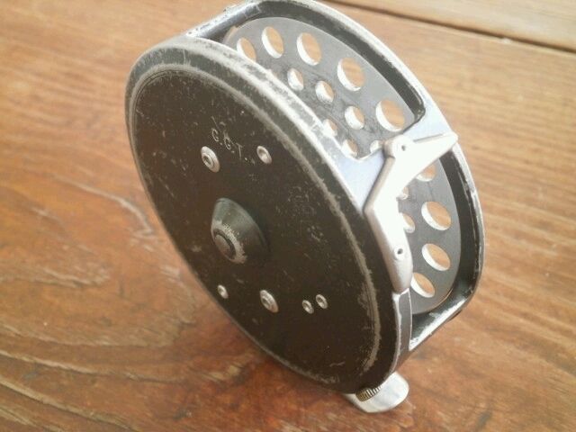 Old hardy lightweight needs repair, Classic Fly Reels